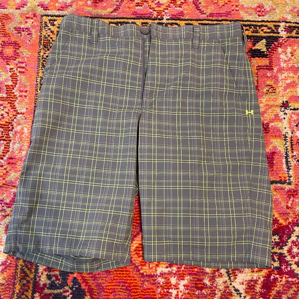Under Armour Shorts Size 34